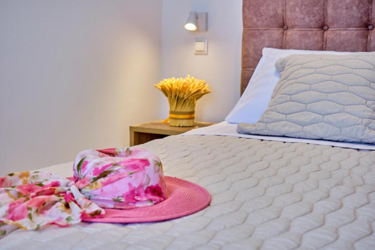 Sunflower Suites Gouvia Corfu ภายนอก รูปภาพ