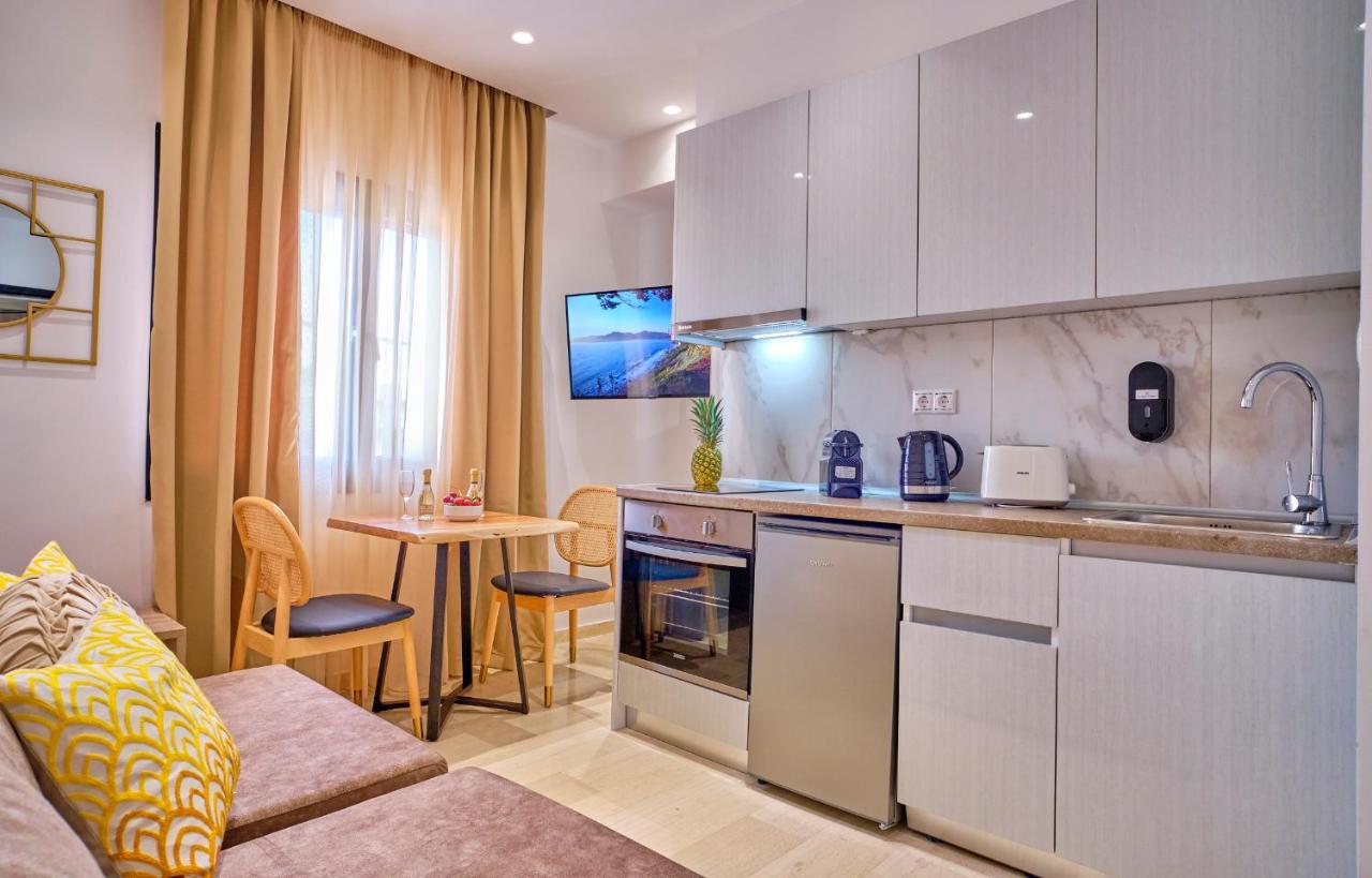 Sunflower Suites Gouvia Corfu ภายนอก รูปภาพ