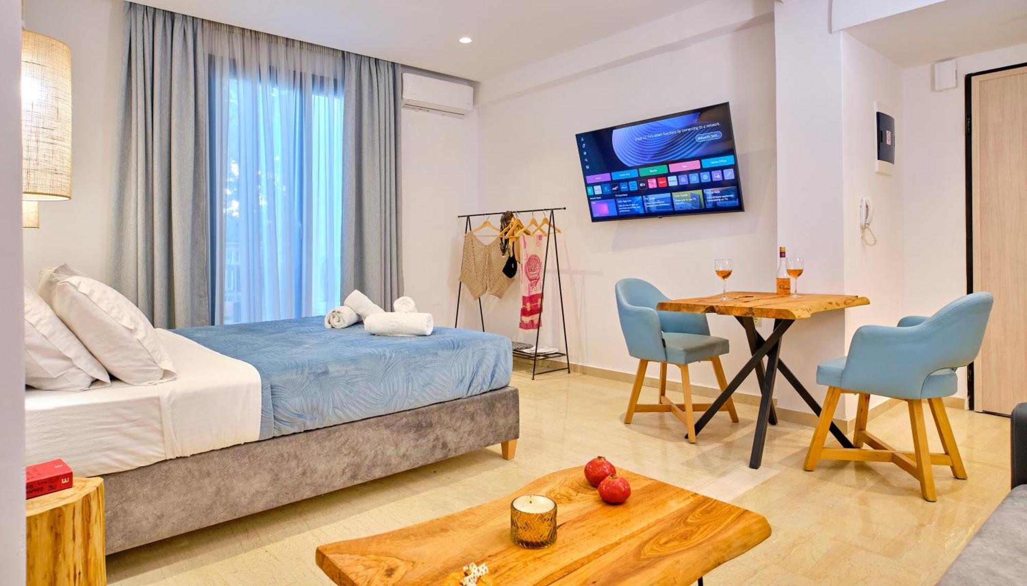 Sunflower Suites Gouvia Corfu ภายนอก รูปภาพ