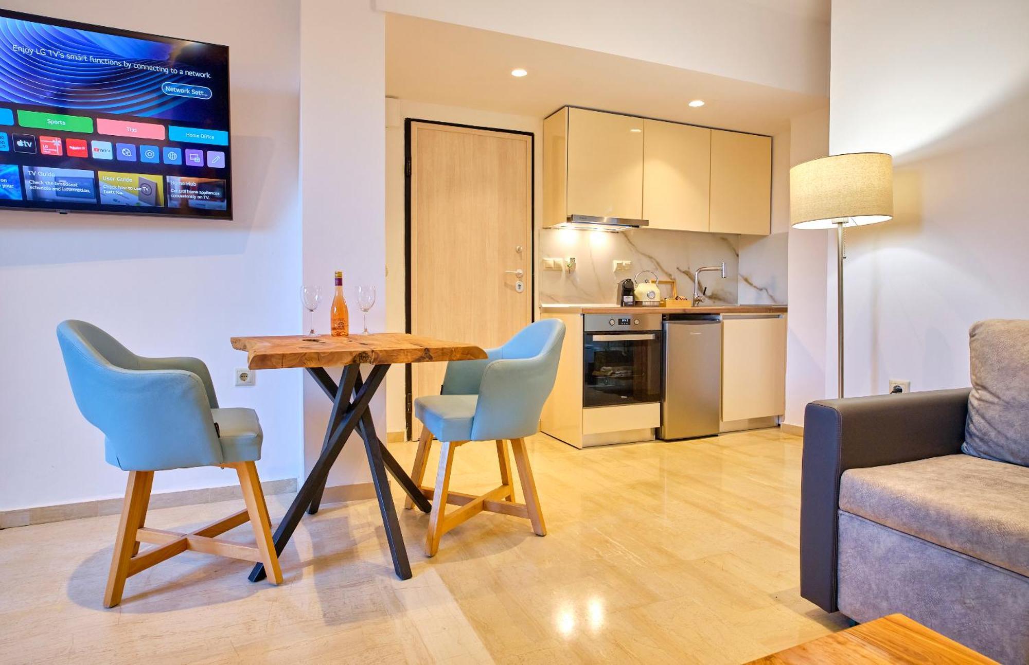 Sunflower Suites Gouvia Corfu ภายนอก รูปภาพ